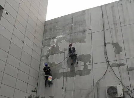 华容楼顶漏水维修公司分享下华容外墙防水的注意事项